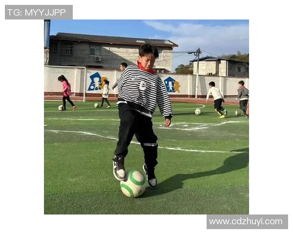 足球明星与幼儿互动拍照的趣味瞬间能否记录下来